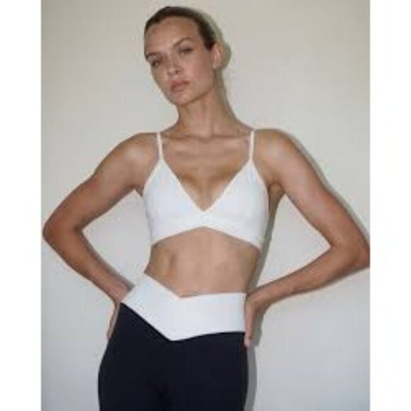 Joja SLB Sports Bra in Blanc - Picture 2 of 5